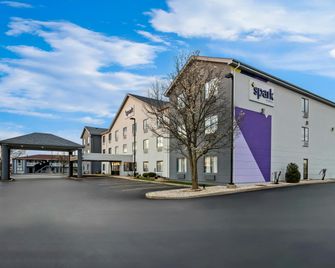 Spark by Hilton Merrillville - Merrillville - Building