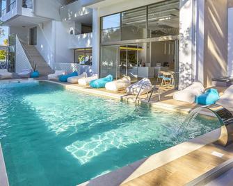 Triton Boutique Hotel - קוס - בריכה