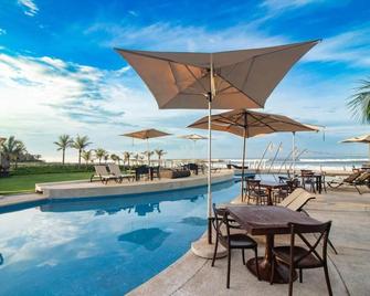 Mishol Hotel and Beach Club - El Quemado - Alberca