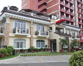 Crown Regency Suites Mactan - Lapu-Lapu City - Edificio