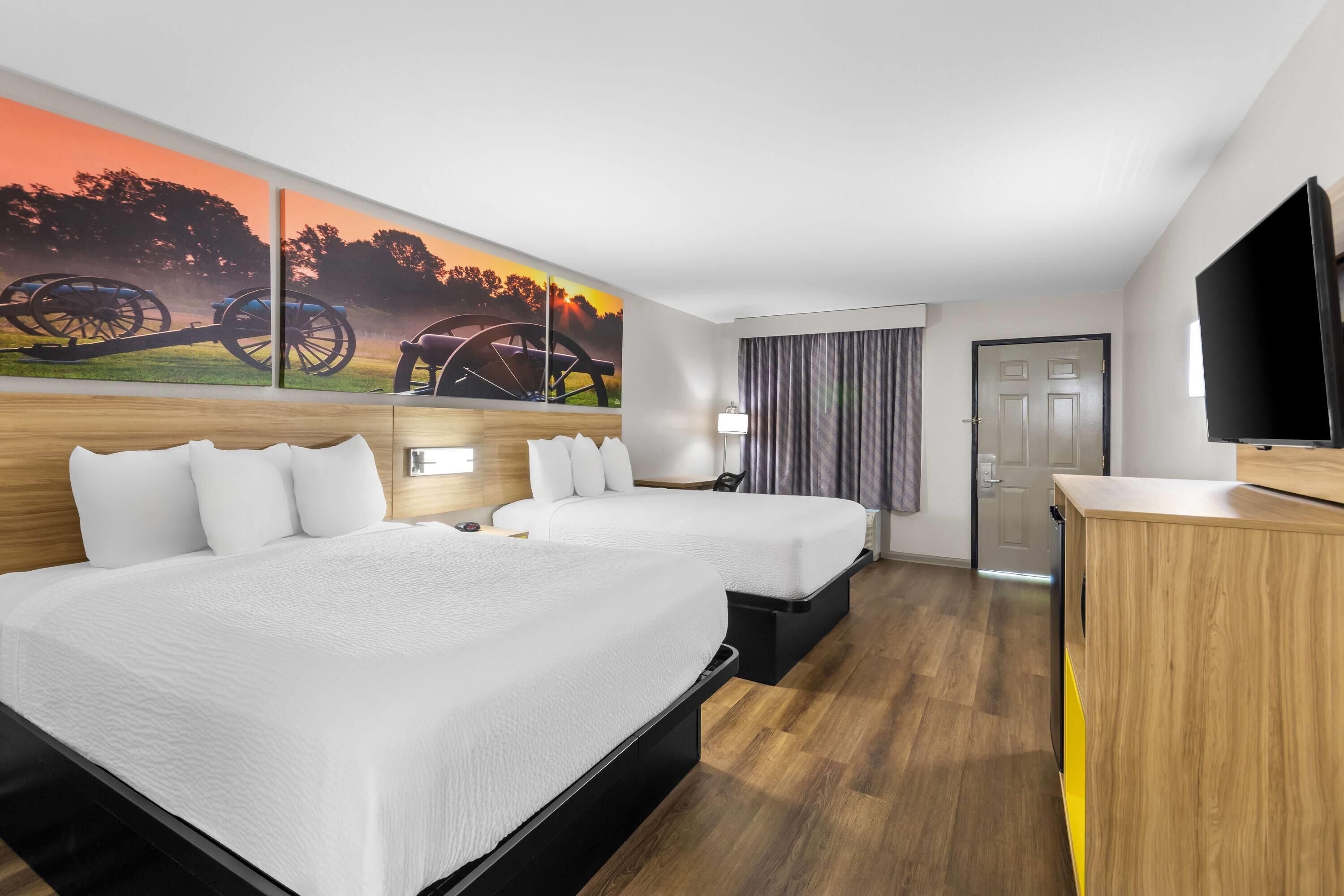 Days Inn by Wyndham Enterprise - Enterprise - Ložnice