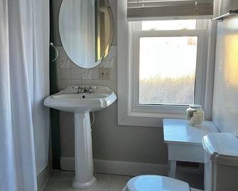 Take it easy at this unique and tranquil getaway. - Guernsey