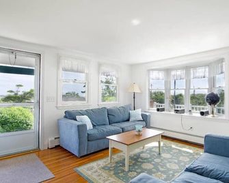 Sweet Block Island Retreat with Pond & Harbor Views - Block Island - Living room