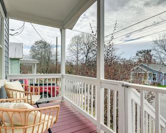 1 Mi to Dtwn: Home w/ Backyard in Raleigh! - Raleigh - Balkon