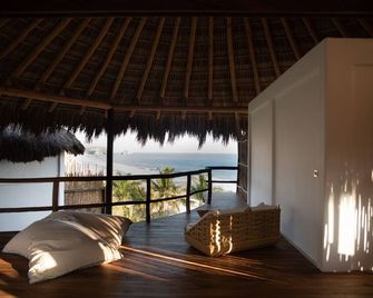 إل ألكيميستا يوجا آند سبا - Zipolite - شرفة