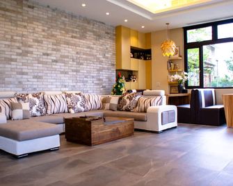 Sunny Stream B & B - Wujie Township - Lounge
