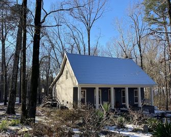 Natchez Trace Cabin Retreat on 5 acres - Canton - Building