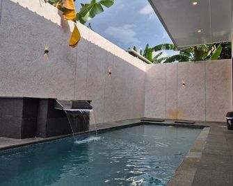 True Villa - Banjarbaru - Pool