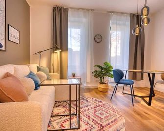 Fullhouse Premium Apartments H11 - Leipzig - Wohnzimmer