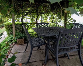 Stylish Apt Walk to Shops, Dining, and Bucknell - Lewisburg - Innenhof