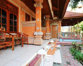 Taman Mekar Beach Inn 2 - Kuta - Patio
