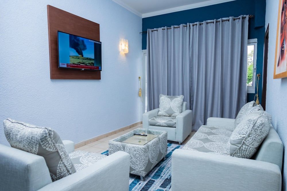فندق هيبيسكوس بوليفارد تريموفال - ليبرفيل