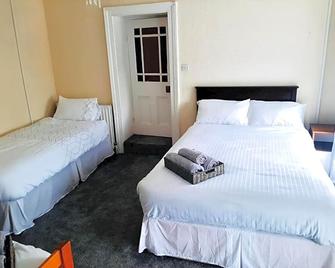 Railway Bar Accommodation - Tandragee - Schlafzimmer
