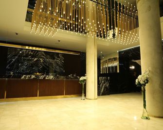 Golden Palace Batumi Hotel & Casino - Batumi - Reception