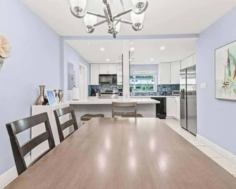 Beach Pool & Las Olas Getaway Fort Lauderdale - Fort Lauderdale - Dining room