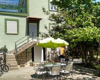 Ideal pets: apartment house with garden: for 2 people, for 3 ask - Nájera - Hàng hiên