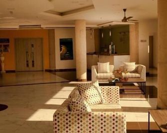 Hotel Santa Sofia - La Dorada - Lobby