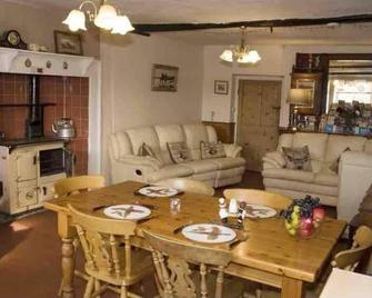 Charming 3-Bed House on Exmoor - Minehead - Dining room
