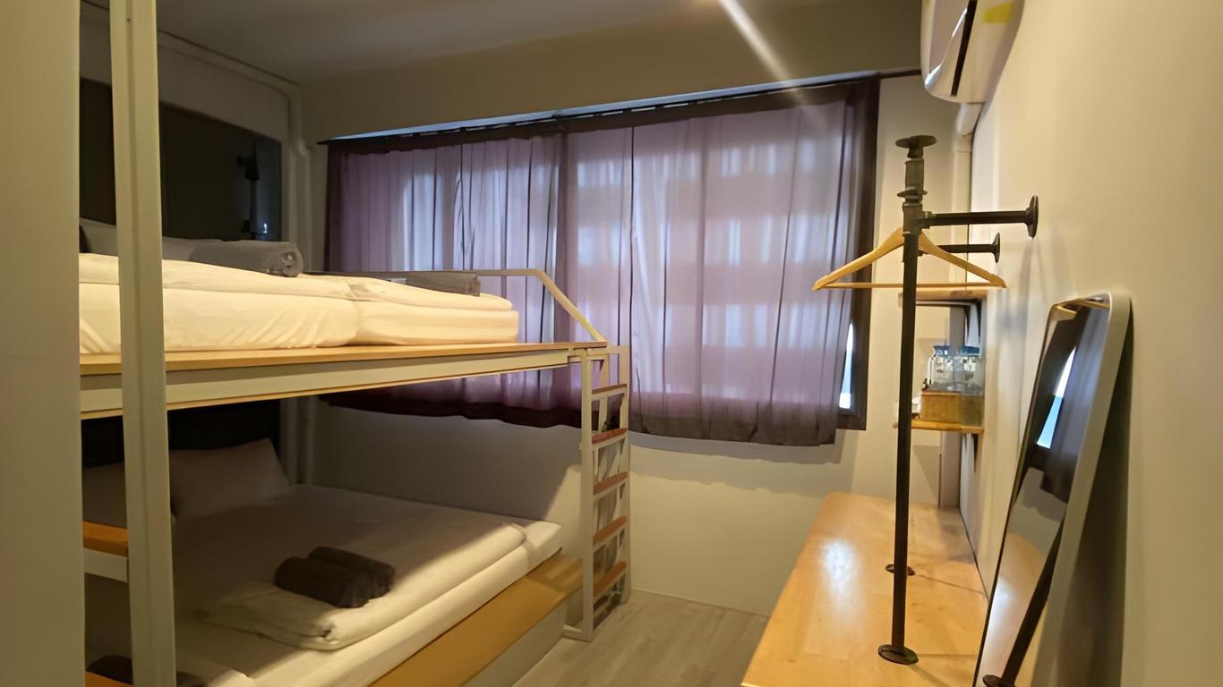 Ekanek Hostel