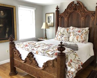 Hurricane Hill-a farm cottage near Providence - Cranston - Bedroom