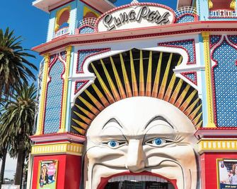Stylish Urban Oasis In Heart Of St Kilda - St Kilda
