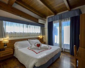 Hotel Aurora - Tivoli - Bedroom