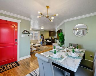 New Cozy family-friendly home w Hot Tub in Salt Lake City | Sugarhouse - Salt Lake City - Dining room