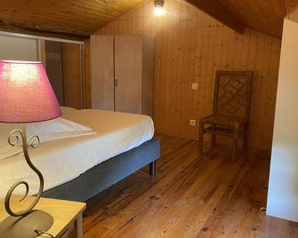Bed and breakfast in a Gascon house - Seissan - Habitación