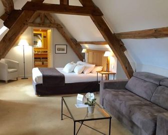 Hôtel Saint-Laurent, The Originals Relais - Montfort-l'Amaury - Huiskamer