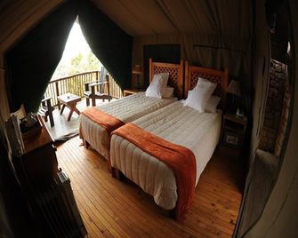 Inkwenkwezi Private Game Reserve - איסט לונדון - חדר שינה