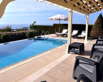 Indulge Yourselves! Perfect Location ~ Private Pool ~ Spectacular Panorama - Neo Chorio - Pool