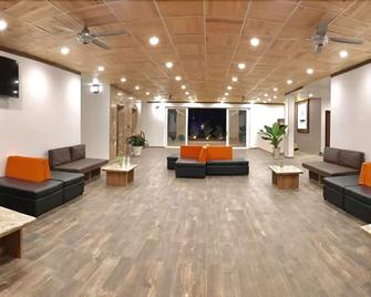 Oceanward Hotel & Resort - Long hai - Lobby