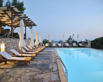 Yalis Hotel - Votsi - Pool