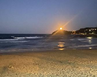 Manly oasis - wonderful street in manly - perfect place to stay, free parking - Manly - Strand