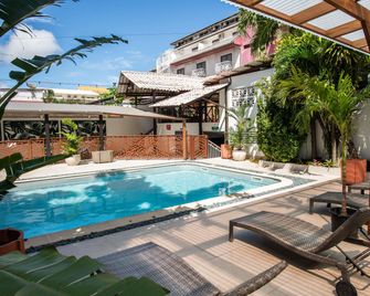 Ibis Styles Cayenne Centre Amazonia - Cayenne - Pool