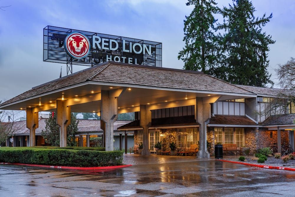 Red Lion Hotel Bellevue thumbnail 2