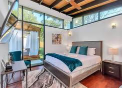 Resort Style Vacay| Heatedpool | Hottub & Cabanas - Houston - Bedroom