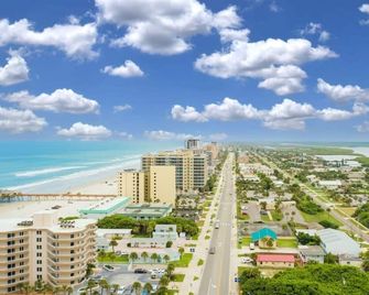 Updated Ocean Front Condo Aquamarine Suite 201 - Daytona Beach Shores - Pláž
