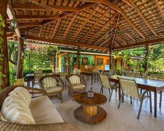 Hotel Bahia Esmeralda - Potrero - Patio