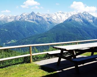 Chalet \'la Cort\', surrounded by nature - Vezza d'Oglio - Balcony