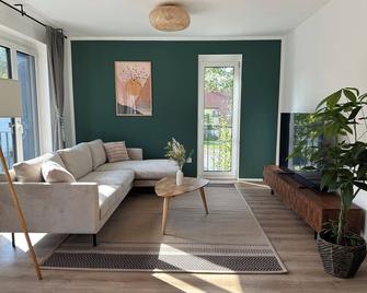 Bitetti#No.1 Balkon - Kostenloser Parkplatz - Waschtrockner - Küche - Erlangen - Living room