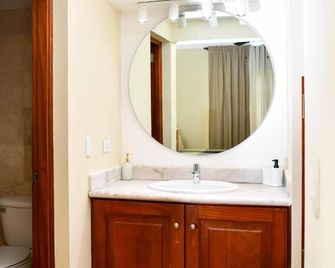 Punta Cana - Apartment - Sleeps 4 - Pool - Hot Tub - Punta Cana - Bany
