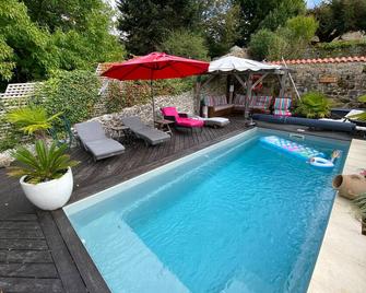 Maison de Reves in Piéguts Pluviers - Piegut-Pluviers - Piscina