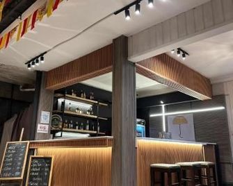 Yellow Umbrella Hostels - 宿霧 - 酒吧