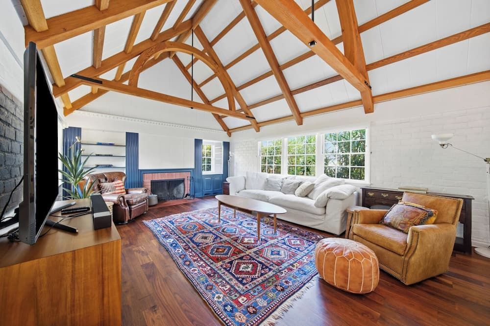 Sunny 3BR Home w/ Backyard in Brentwood - לוס אנג'לס - סלון