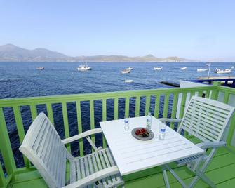Tsakanos Sirma - Plaka - Balcony