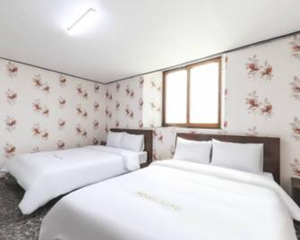 King Motel - Gunsan - Schlafzimmer