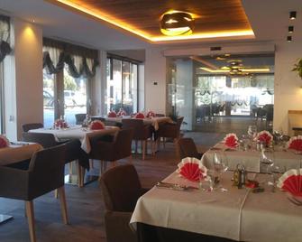Hotel Flora Alpina - קאמפיטלו די פאסה - מסעדה