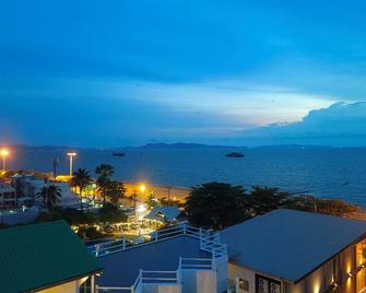 Dragon Beach Resort By Bun - Trung tâm Pattaya