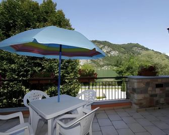 Hotel Grotto Bagat - Brusimpiano - Varanda